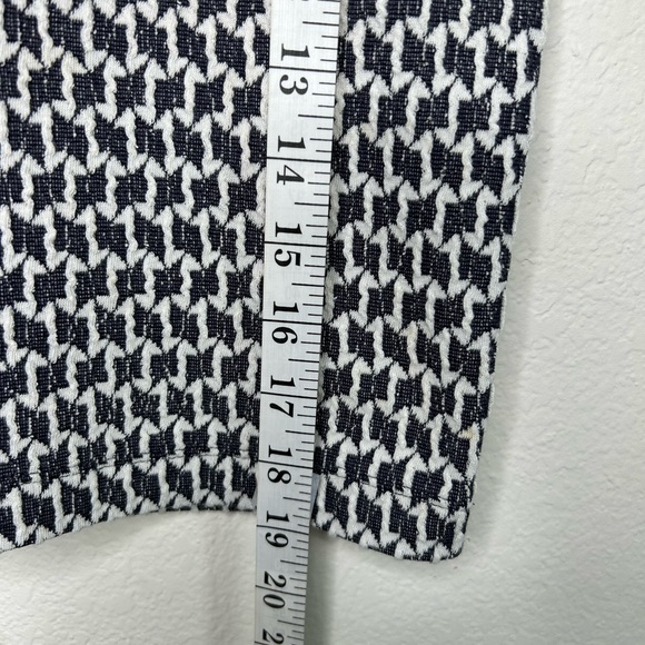 Black and White Patterned Skirt - Picture 3 of 4